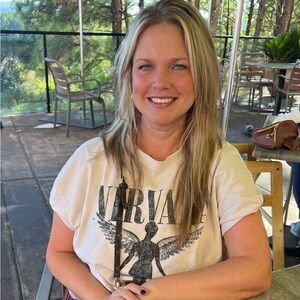 Meet your Posher, Crystal